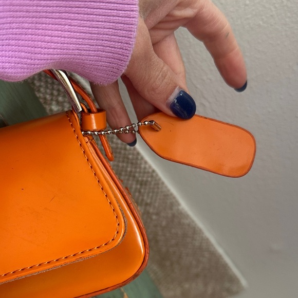 Vintage Orange Leather Shoulder Bag - Picture 3 of 4